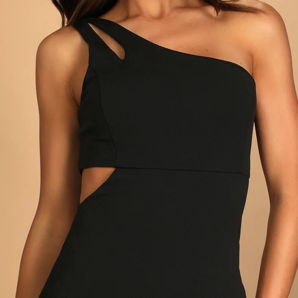 Black One-Shoulder Cutout Maxi Dress - Picture 4 of 4